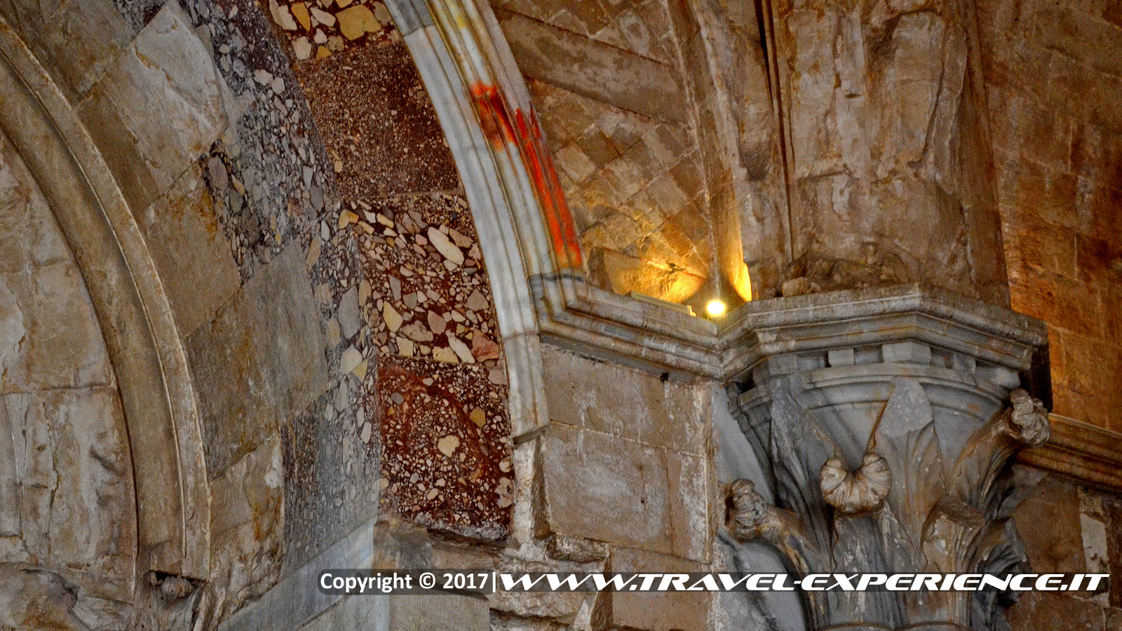 Foto interno del Castel del Monte
