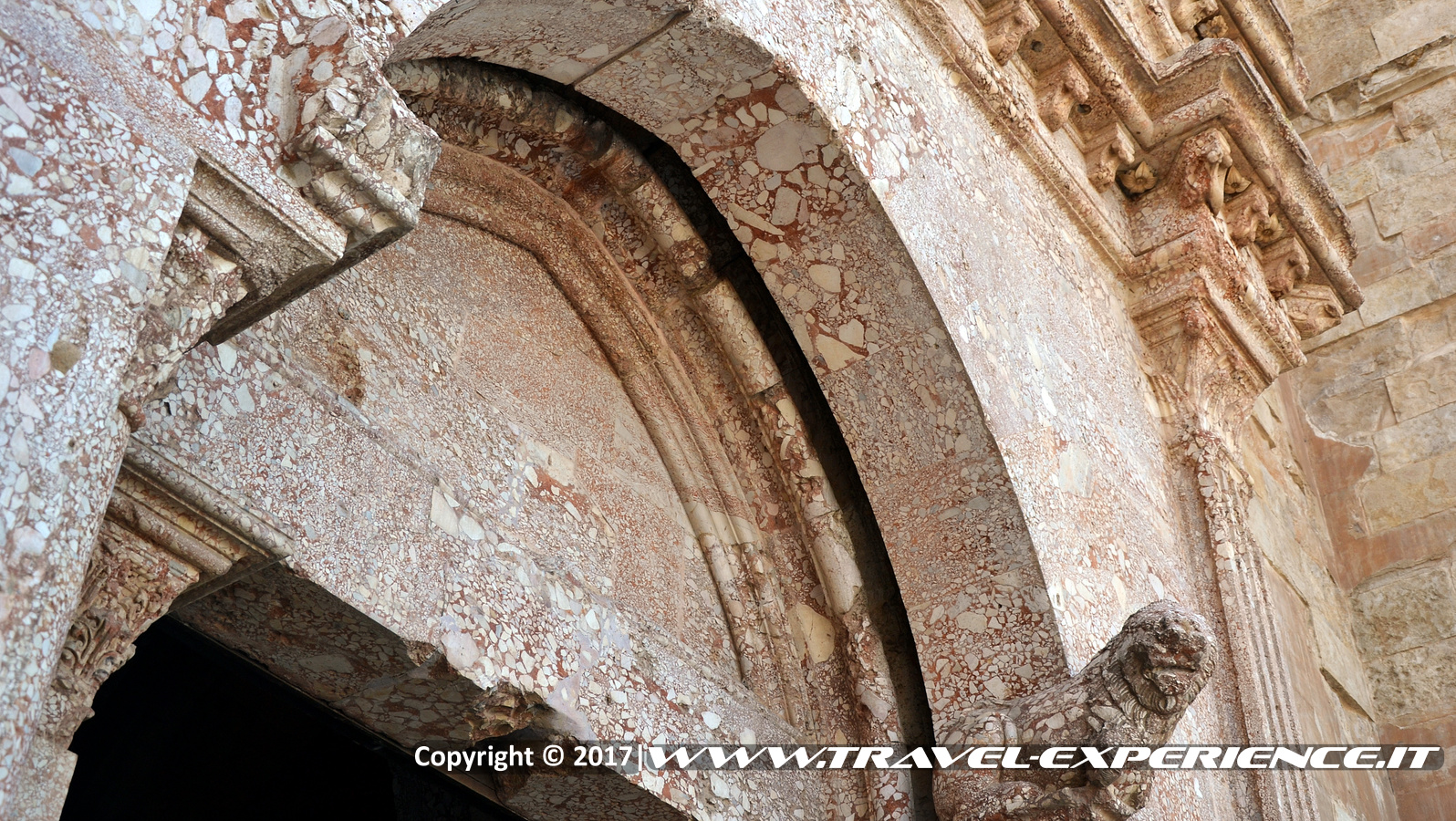 Foto portale di Castel del Monte