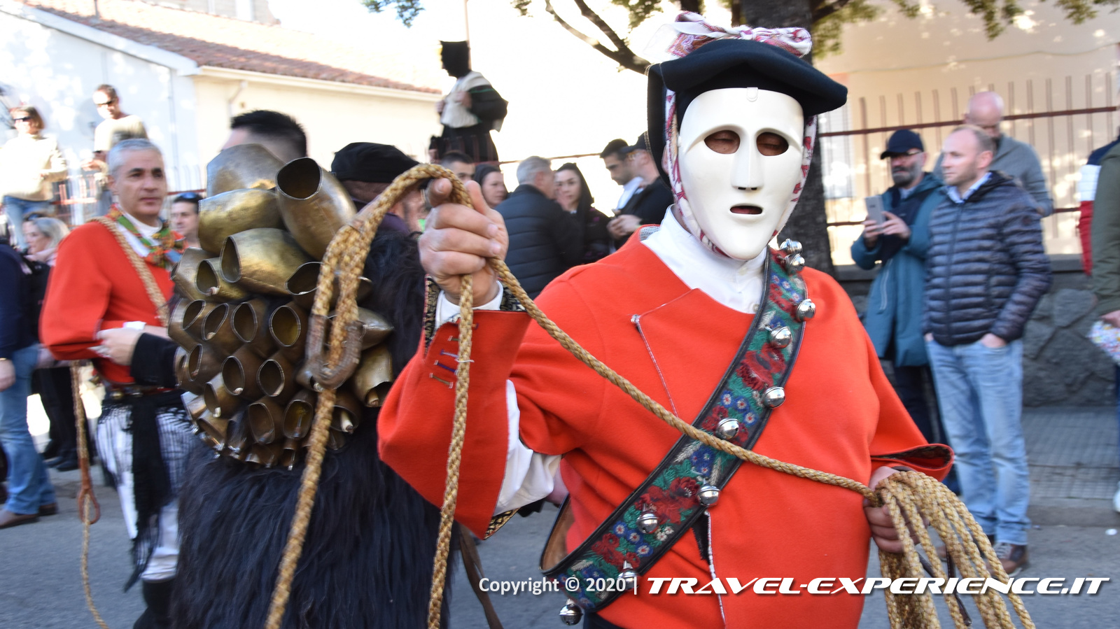 Issohadores e Mamuthones al Carnevale di Mamoiada