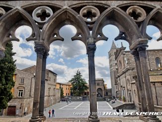 Viterbo: Piazza San Lorenzo vista dalla Loggia delle Benedizioni