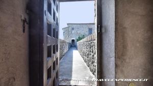 Accesso al cammino di ronda del Castello di Azzurrina