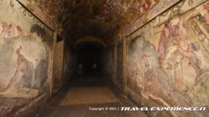 Corridoio affrescato della cripta della chiesa di San Simeon Piccolo di Venezia
